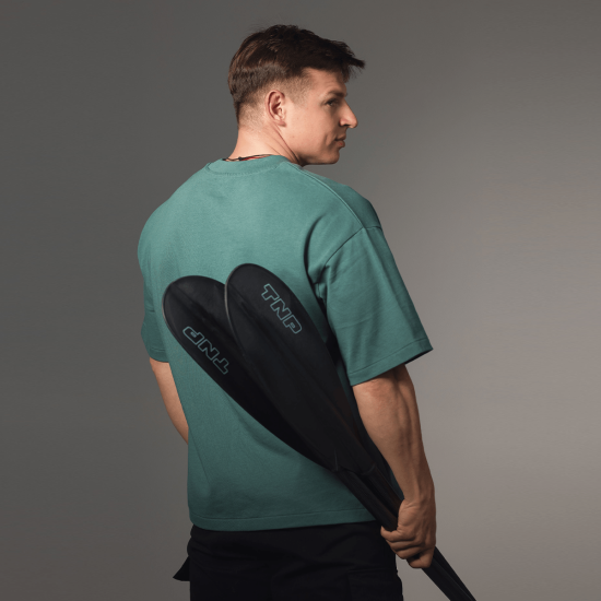 Valujavičius „Built by Miles“ Oversized marškinėliai – Missouri Expedition (Pirmasis limituotas leidimas)